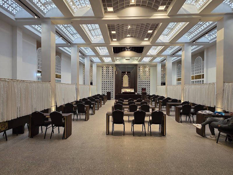 Zsilip Synagogue and Jewish Center