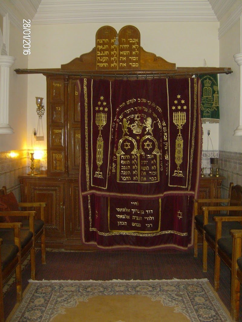 synagogue rabbi pinchas
