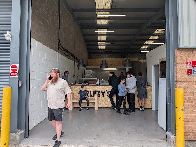 Ruby's Pizza