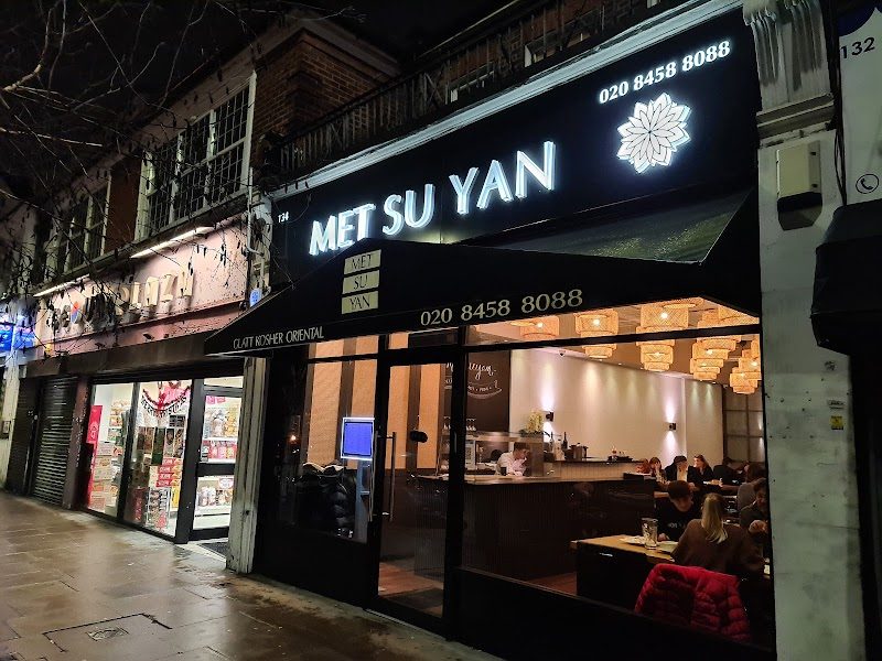Met Su Yan